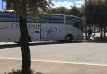 Il giro turistico sullo stradone della piazza Giro turistico della piazza