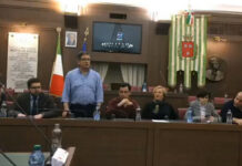 Manisporche non ci sta, lettera ai bulli dell’etere: “Le loro? Uscite patetiche” video conferenza stampa opposizione 8 aprile 2019