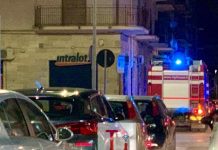 Fiamme in un condominio di piazza Falcone e Borsellino