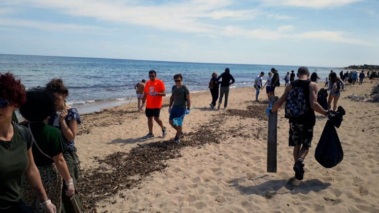 Domenica di pulizia sulle spiagge del litorale sud 1