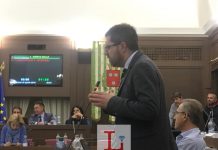 La maggioranza fa sospendere la seduta. Le quattro interrogazioni dell’opposizione restano inascoltate La maggioranza fa sospendere la seduta - opposizioni inascoltate