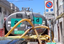 Bollette non pagate, l’Aqp lascia palazzine senz’acqua