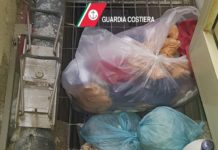 Pesce scaduto nei ristoranti di lusso. Il blitz della Guardia Costiera a Polignano