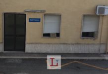 Muore in vacanza, il corpo da tre giorni all’obitorio del San Giacomo senza celle frigorifere