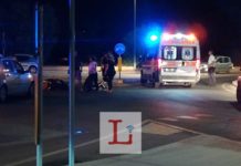 Scontro alla rotatoria tra una Punto ed una Vespa
