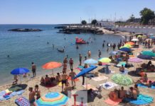 Un taglio del nastro per celebrare la nuova vita della Portavecchia