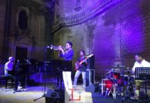 Il sagrato della Cattedrale in jazz con Kekko Fornarelli e musicisti del Madagascar