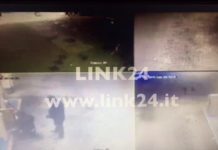 VIDEO | Tentato furto nella notte al distributore di benzina. I due malviventi scappano all’arrivo dei Carabinieri