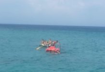 Gommone spinto al largo dalla corrente con 4 bambini, il salvataggio dei bagnini