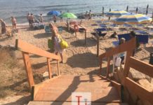 Una nuova scala per l’accesso alla spiaggia libera. Sistemata grazie al lido confinante