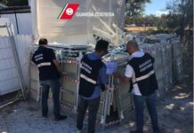 Capitolo, mille metri quadri di spiaggia tornano liberi. L’intervento della Guardia Costiera