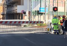 Via Pesce, Dobló finisce contro la sbarra. Al conducente patente ritirata (perché scaduta)