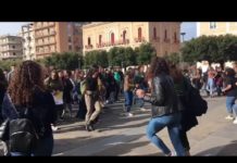 VIDEO | In piazza per il clima, la svolta ambientalista parte dai giovani