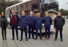 Un nuovo autobus in città . E si viaggia protetti: a bordo c’è un defibrillatore