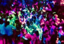 Monopoli, troppe persone nel locale, niente dispositivi di protezione e musica dopo mezzanotte: chiuse 2 attività