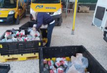 Il risvolto solidale dell’incidente: il camion perde il carico e lo dona ai bisognosi