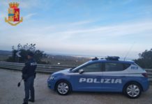 Rubano le auto ai turisti calabresi e alla genovese, la Polizia le recupera