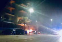 VIDEO | Auto in fiamme, paura in via Conchia