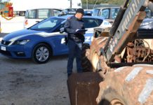 Lamalunga, scoperto un deposito con tre trattori rubati. Scattate due denunce