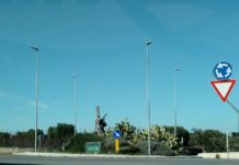 Rondò di via Pesce, Muolo: “Un tronco d’ulivo marcio all’ingresso della città ”