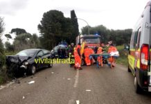 Incidente, scontro tra due auto. Due feriti al San Giacomo