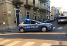 Monopoli, in giro con un coltello di 15 cm nella tasca dei pantaloni. Denunciato