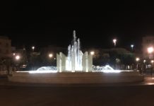 Un lettore al sindaco: “Perché non illuminiamo la fontana della piazza con il tricolore?”
