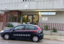 Rubano alimenti e offrono 100euro ai Carabinieri per chiudere un occhio. Arrestati anche per tentata corruzione