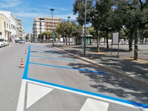 STRISCE BLU