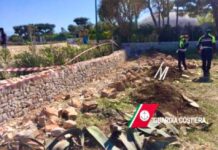 Realizzavano un muretto in zona vincolata e a nero. Sequestrata l’area a Porto Marzano