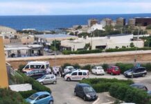 Armato di martello, dà in escandescenze. Intervento congiunto delle forze dell’ordine