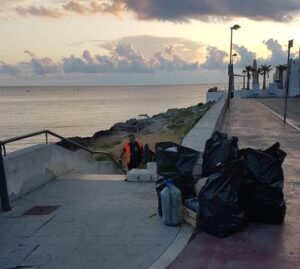 PULIZIA SPIAGGIA1 e1591001753937