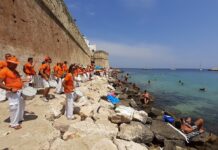 Differenziata a suon di samba e reggae. Nuova incursione in città della Bandita e degli Ecoanimatori