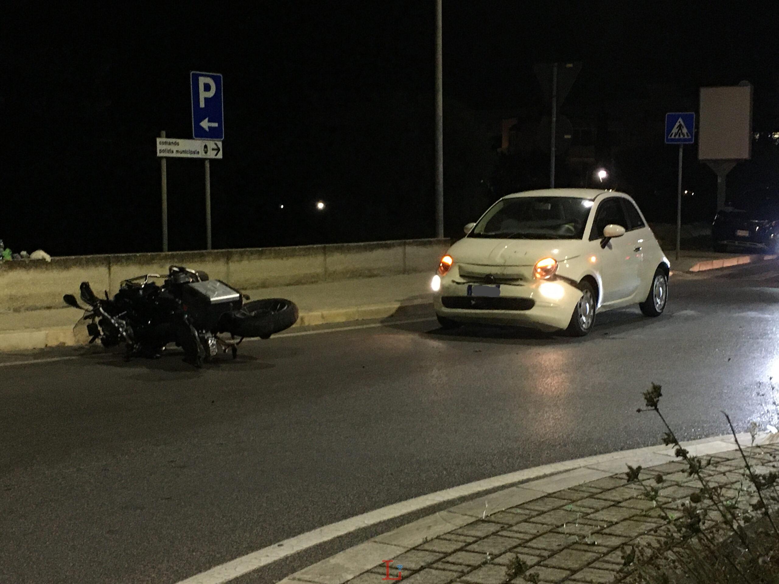 Incidente alla rotatoria di Poggio del Sol. Feriti due monopolitani