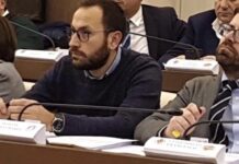 Lacatena&Annese, aperitivo elettorale alla Casa Olearia, Senso Civico: inopportuno. Il candidato in giro anche per altre aziende