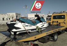 Guidavano gli acquascooter senza patente né assicurazione. Mezzi sequestrati e 9mila euro di sanzione
