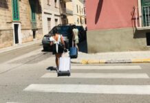 Hub aperti per i turisti, la vaccinazione anti Covid si fa in vacanza
