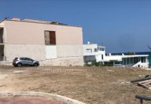 Parcheggio sulla spiaggia di Lido Bianco, Manisporche: “Forse legittimo, ma è opportuno?”