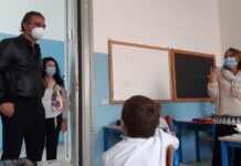 Monopoli, oltre 1.000 positivi. Scuole? Annese: “Decisione non mia”. Genitori in sospeso