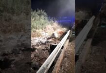 Incendio sulla complanare, a fuoco rifiuti nella scarpata. La cappa di fumo invade Monopoli