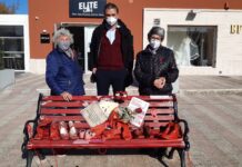 Violenza donne, dal sindaco una rosa rossa sulla panchina del rispetto