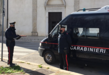 Operatore ecologico positivo in giro. Ai Carabinieri: “Uscito per una passeggiata”