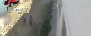 ragazzi scogli anziano e1610468957159