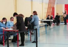 FOTO | Scuola, le vaccinazioni a Monopoli partono dalla Modugno-Galilei