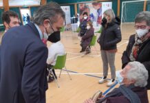 Over 80: 408 vaccinati a Monopoli. Annese: “Ho visto gli occhi speranzosi degli anziani”