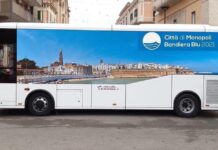 Bus con le immagini di Monopoli per il servizio spiagge. Tutte le novità del trasporto pubblico