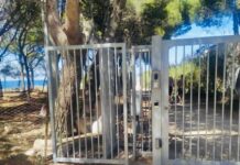 Oltre 100 firmatari: “Via il tornello che occlude l’accesso al mare tra Cala Sottile e Santo Stefano”