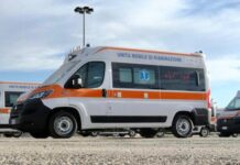 Colto da arresto cardiaco tra la folla durante la festa, 71enne salvato dal 118