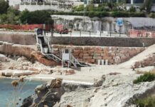 Porto Giardino, gli scatti di Manisporche: “Ecco il lido-cantiere”