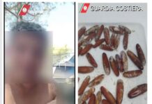 Posta su Facebook un video mentre consuma datteri di mare, 46enne denunciato